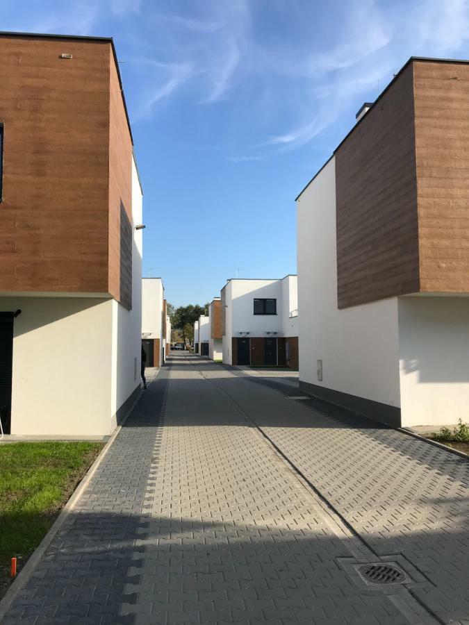 Apartamento Lawendowy Zakatek - Klimatyzacja - Ogrodek - Prywatny Parking Rzeszów Exterior foto